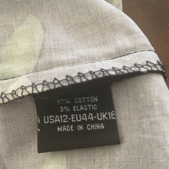 Halter neck dress - Picture 4 of 4